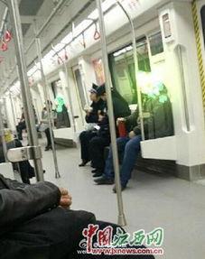 南昌地铁吃瓜事件,一场引发热议的公共场合争议